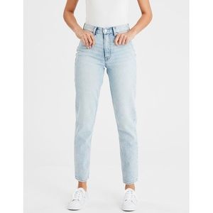 American eagle light wash mom jeans